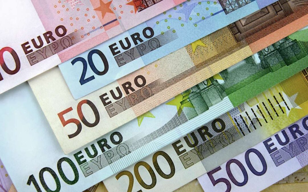 Nova Lei Cambial já está vigente e permite compra e venda de moeda estrangeira entre pessoas físicas de até US$ 500